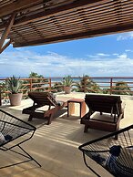 Noah Beach Hotel & Suites