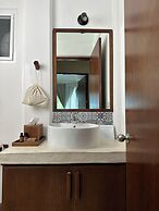 Noah Beach Hotel & Suites
