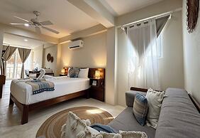 Noah Beach Hotel & Suites