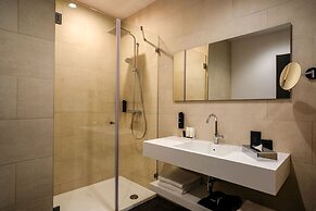 mk | hotel tirana