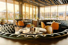 mk | hotel tirana