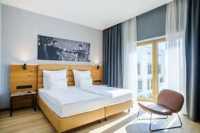 mk | hotel tirana
