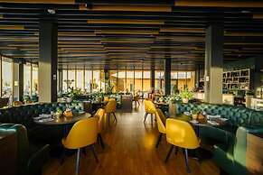 mk | hotel tirana