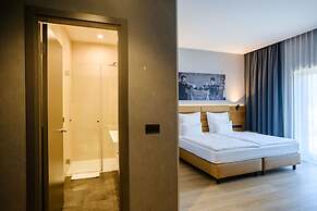 mk | hotel tirana