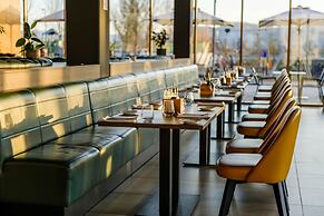 mk | hotel tirana