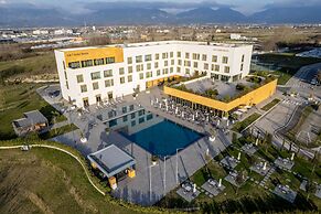mk | hotel tirana