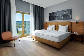 mk | hotel tirana