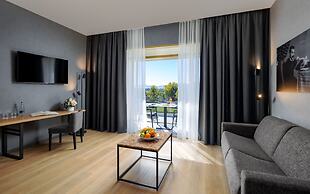mk | hotel tirana