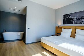 mk | hotel tirana