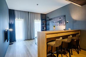 mk | hotel tirana