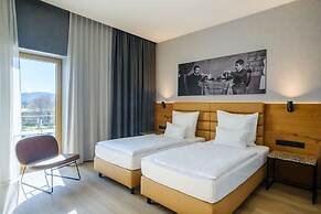 mk | hotel tirana