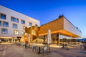 mk | hotel tirana