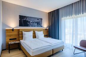 mk | hotel tirana