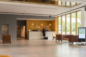 mk | hotel tirana