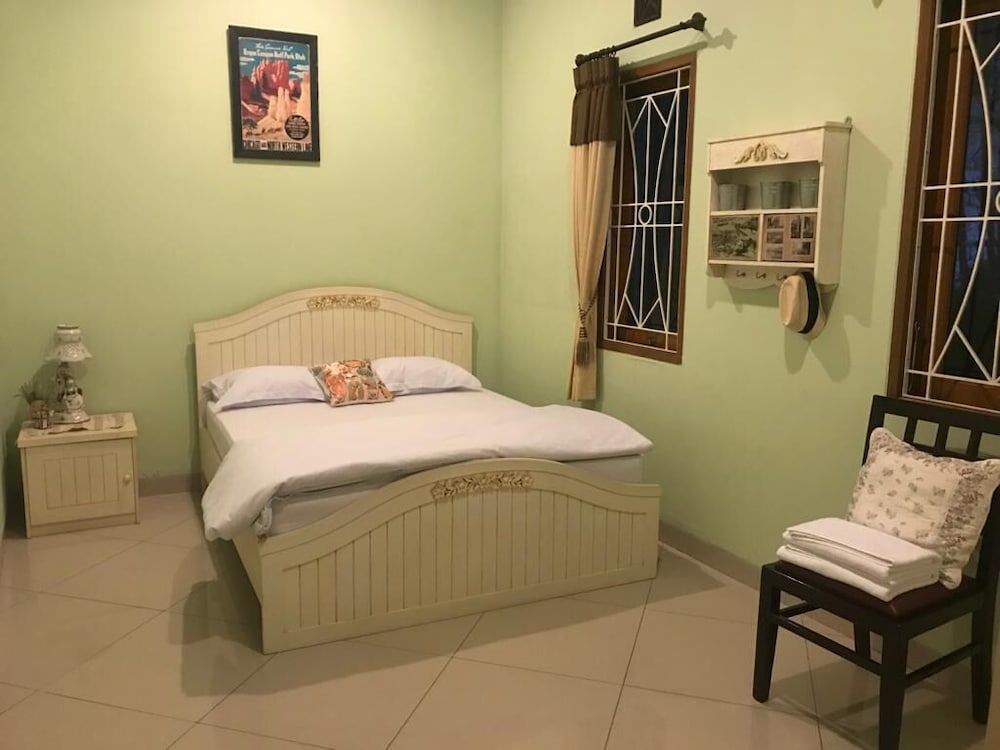 Sunny Guest House Lembang