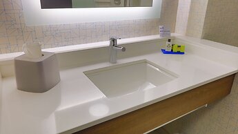 Holiday Inn Express & Suites Welland by IHG