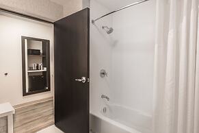 Holiday Inn Express & Suites Welland by IHG
