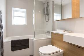 Immaculate 1-bed Apartment on Hove Seafront