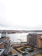 Lake View 7th Floor Studio next to Downtown