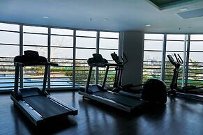 Relax and Comfy with Pool View @ Studio West Vista Apartment