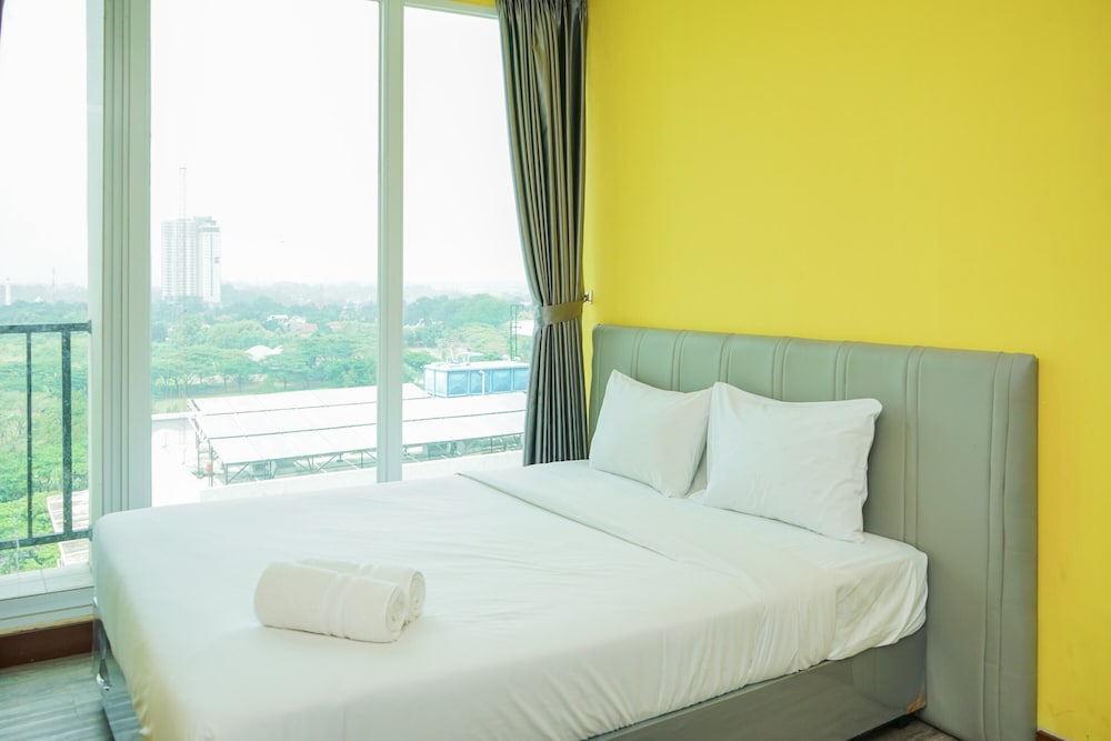Studio Apartment at Tree Park Apartment