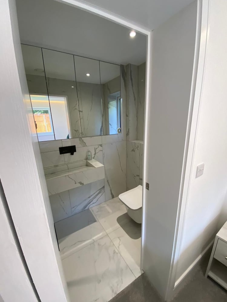 Amazing 2 Bed 2 Bath Flat