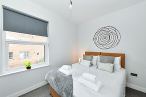 Long Eaton Modern 4bed House