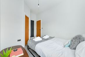 Long Eaton Modern 4bed House