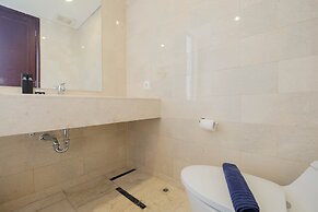 Spacious 2BR @ The Empyreal Condominium Epicentrum Apartment