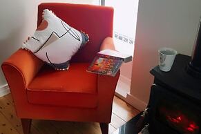 Apartment Sleeps 2 With Wood Fire