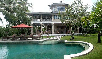 Villa Anyar