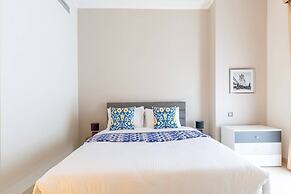 Bright & Spacious 3BR With Study in Downtown - Sleeps 7!