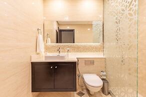 Bright & Spacious 3BR With Study in Downtown - Sleeps 7!