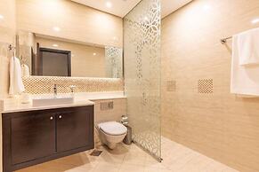 Bright & Spacious 3BR With Study in Downtown - Sleeps 7!