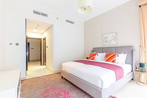 Bright & Spacious 3BR With Study in Downtown - Sleeps 7!
