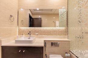 Bright & Spacious 3BR With Study in Downtown - Sleeps 7!