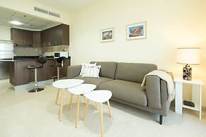 Light & Contemporary 1BR in Marina - Sea Views!