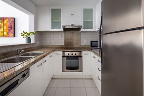 Modern + Bright 2BR With Dubai Marina Views!