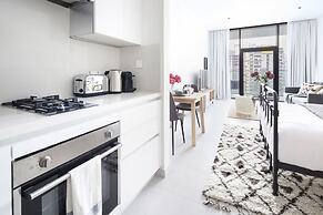 Stunning Studio w/ Burj Khalifa View!