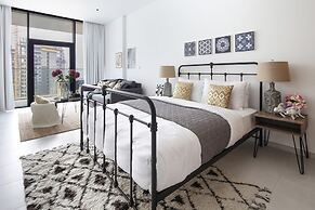 Stunning Studio w/ Burj Khalifa View!