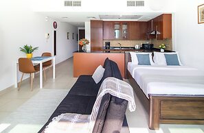 Spacious Studio in new 8 Boulevard Walk!