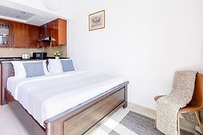 Spacious Studio in new 8 Boulevard Walk!