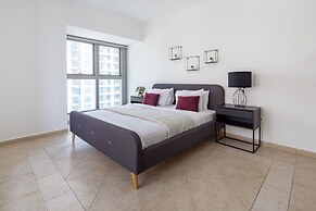 Elegant and Spacious 2BR w/ Sea Views in Marina!