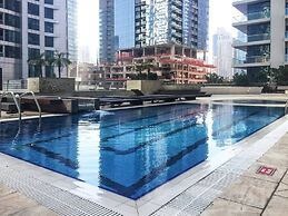 Elegant and Spacious 2BR w/ Sea Views in Marina!