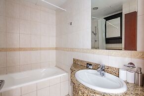 Elegant and Spacious 2BR w/ Sea Views in Marina!