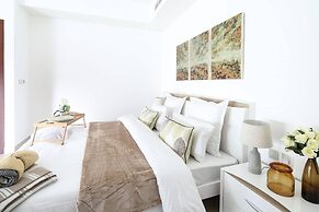 Spectacular 2BR in Beautiful Burj Vista!