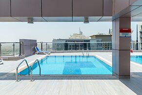 Premier 1BR Apartment in JLT - Sleeps 3!