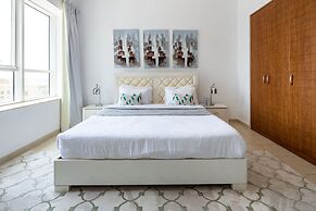 Premier 1BR Apartment in JLT - Sleeps 3!