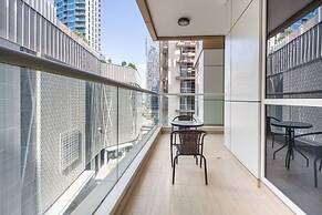 Regal & Modern 2BR With Study in Downtown Dubai - Sleeps 5!