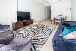 Regal & Modern 2BR With Study in Downtown Dubai - Sleeps 5!